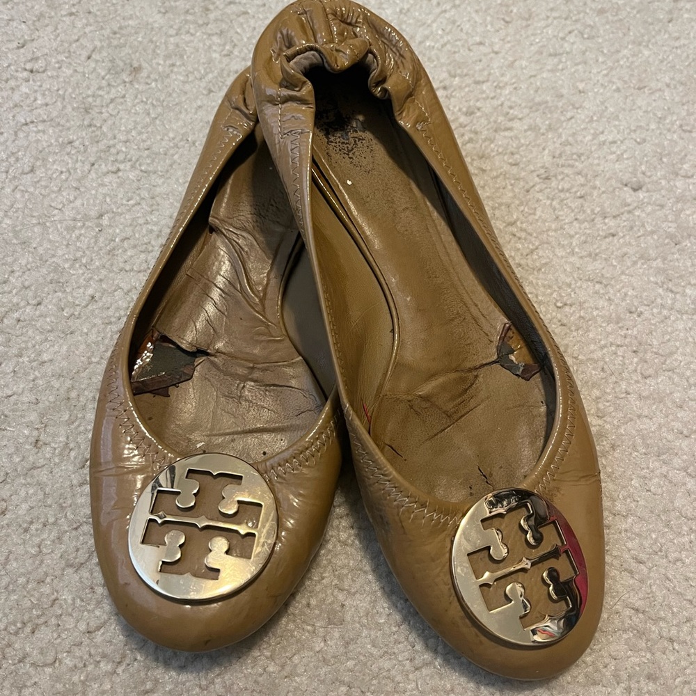 Tory Burch Nude and Gold Patent Leather Minnie Ballet Flats